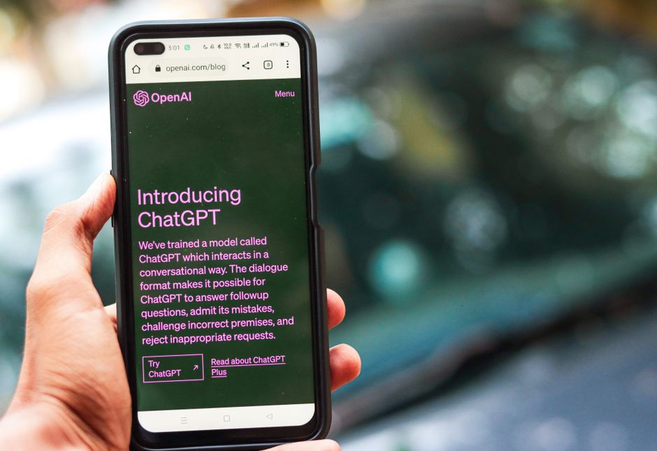 Customer chatting with an AI chatbot on a smartphone