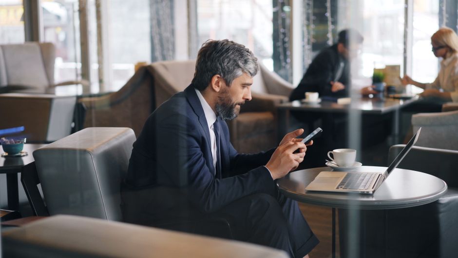 Dubai business owner setting up a Google Business Profile on a laptop