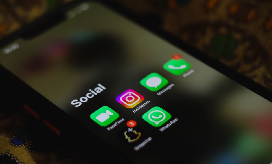 Smartphone showing social media apps used by UAE consumers